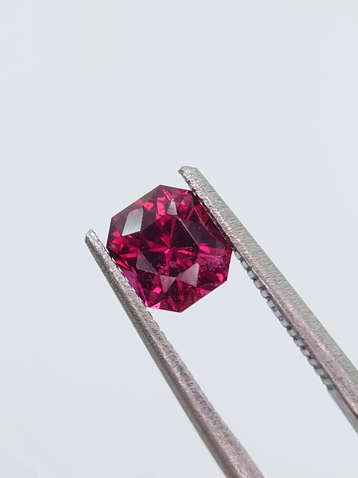 1.24ct Natural Rhodolite Garnet from Tanzania — view 4